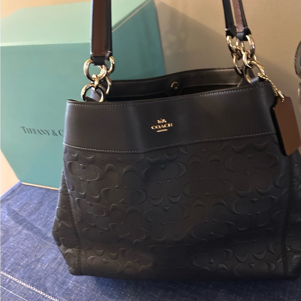 Coach Embossed Lexy shoulder Bag in beautiful black leather - Picture 3 of 17